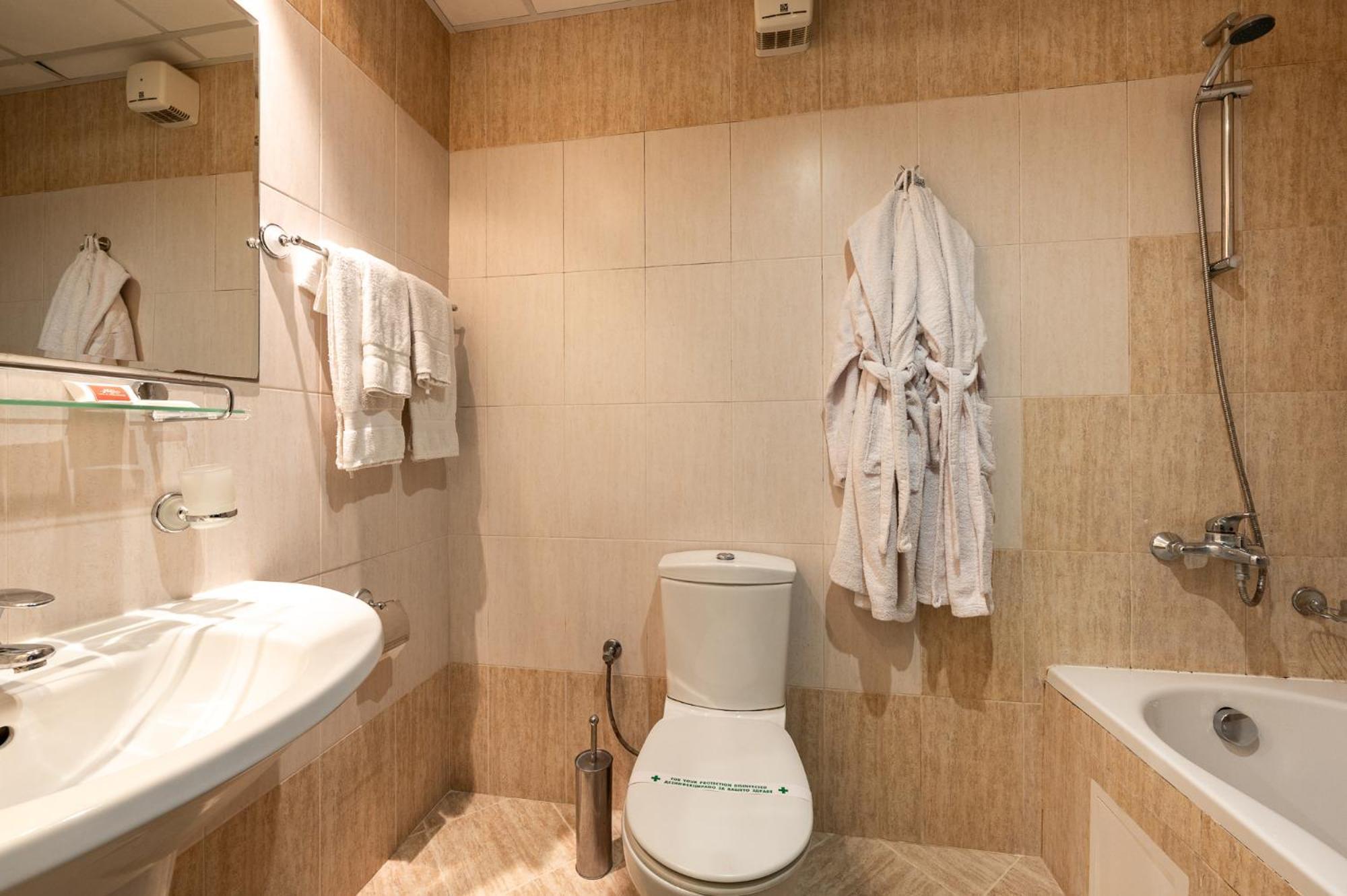 Spa Hotel Holiday ヴェリングラード エクステリア 写真