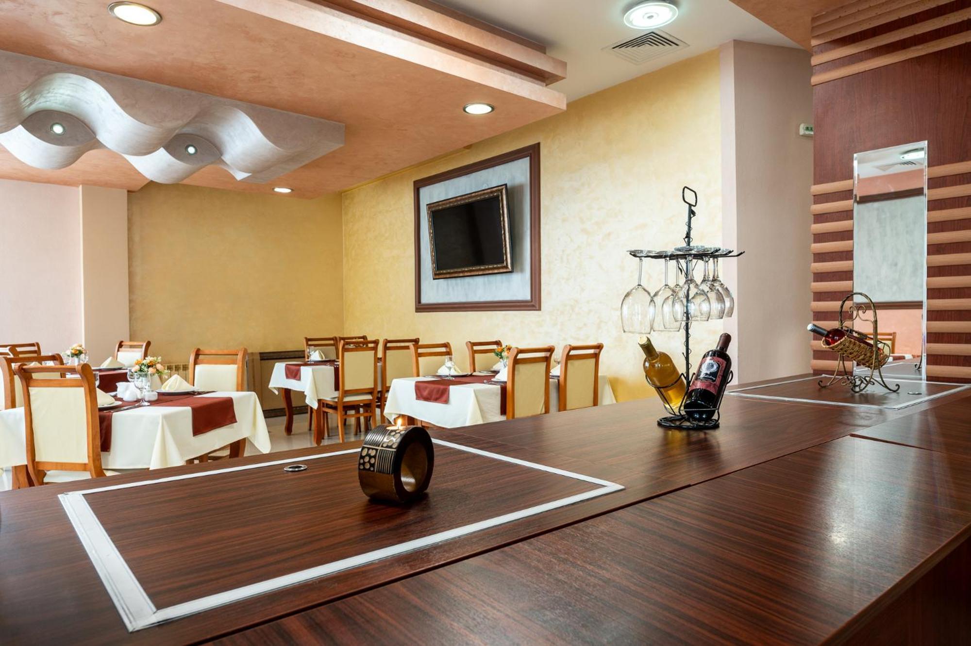 Spa Hotel Holiday ヴェリングラード エクステリア 写真