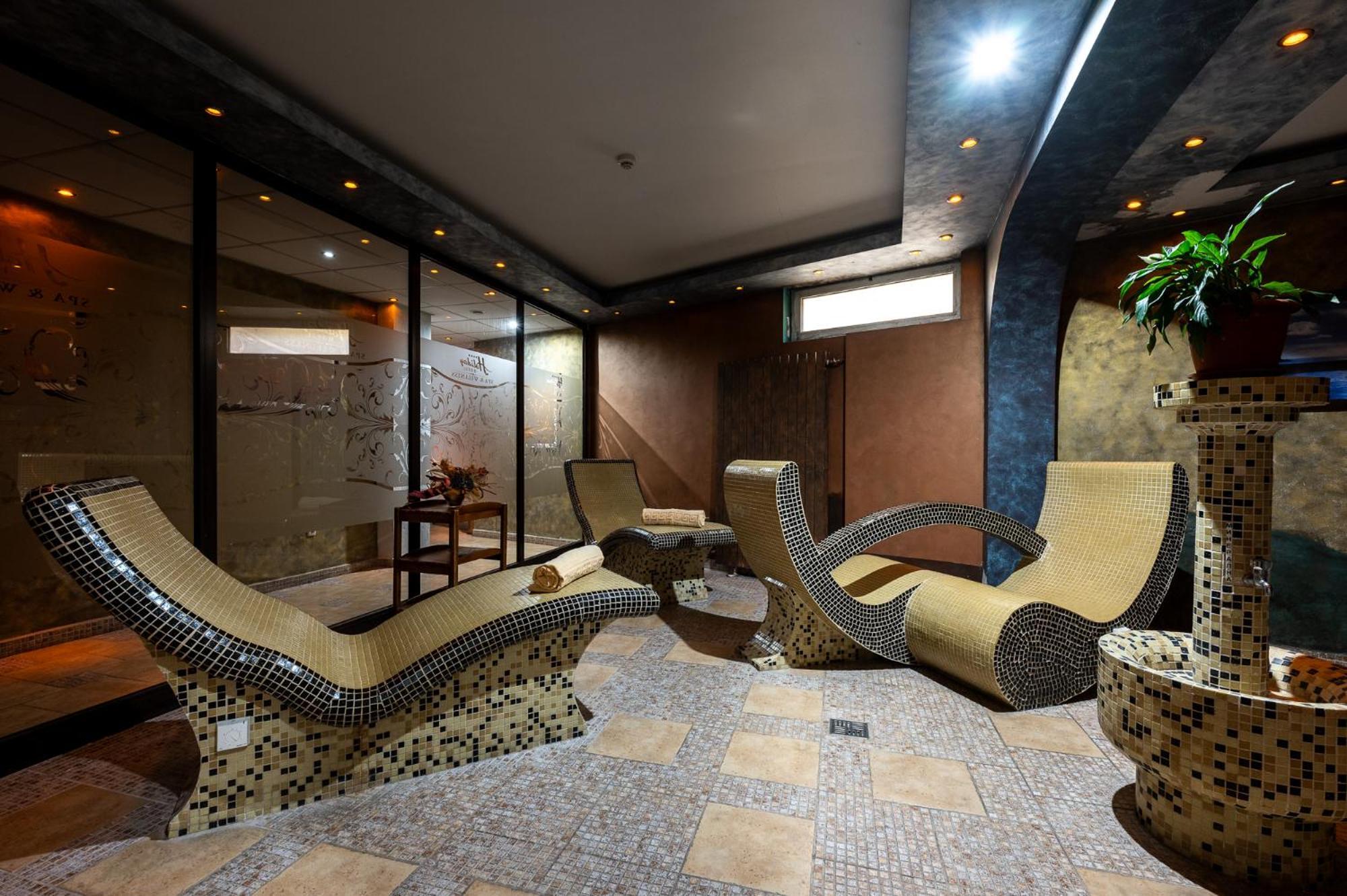 Spa Hotel Holiday ヴェリングラード エクステリア 写真
